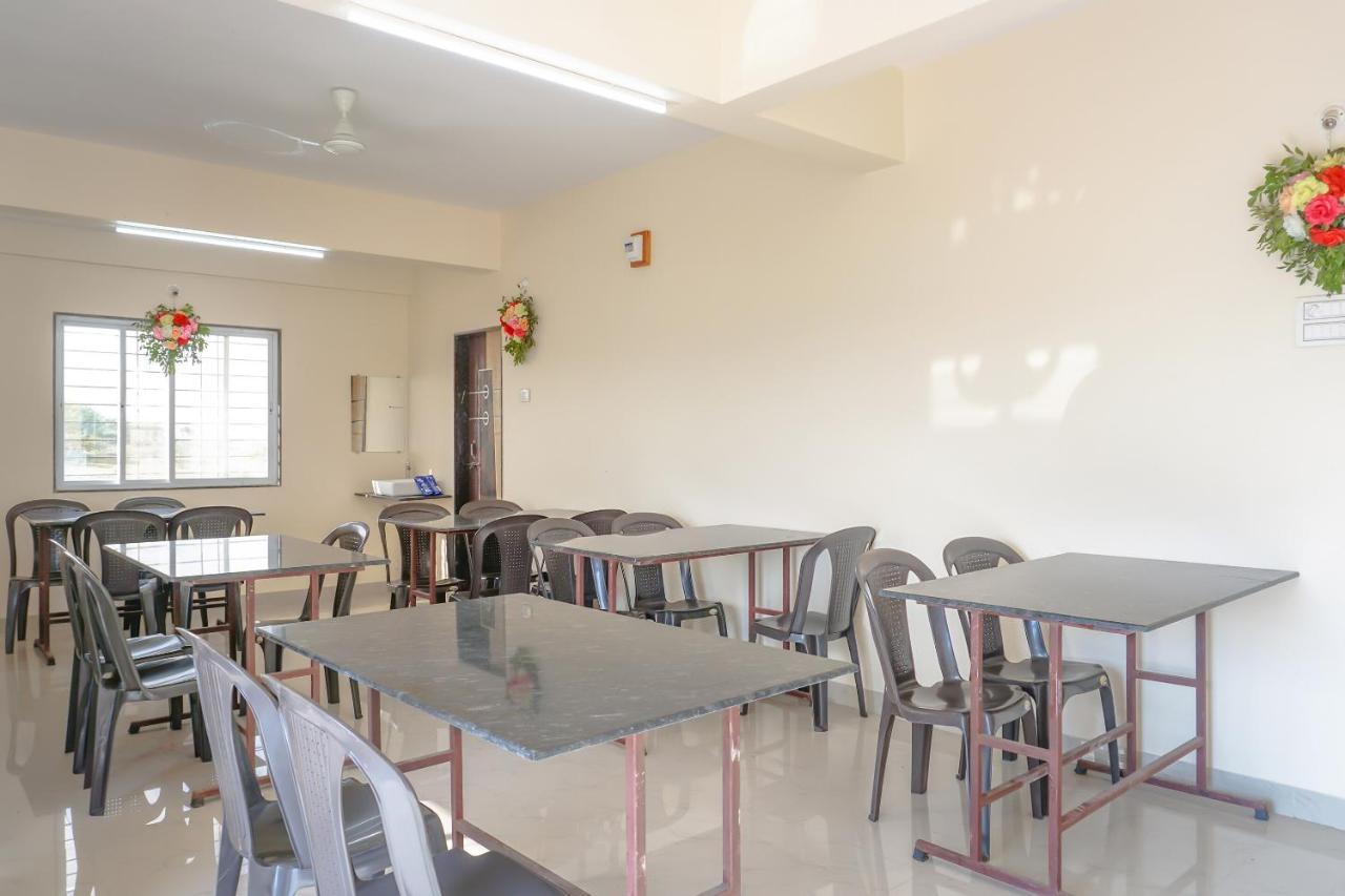 Oyo 81616 Omkar Executive Vagholi Εξωτερικό φωτογραφία